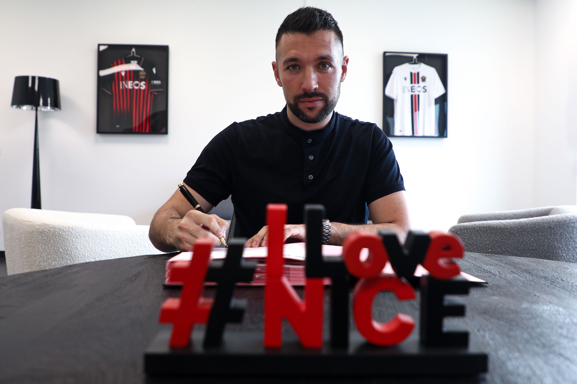 企业宣传海报设计_公司宣传海报设计制作安装